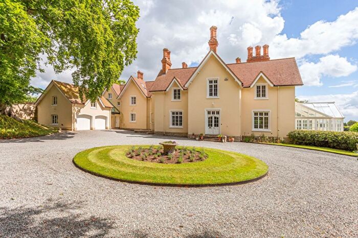 8 Bedroom Detached House To Rent In Dinton, Aylesbury, HP17