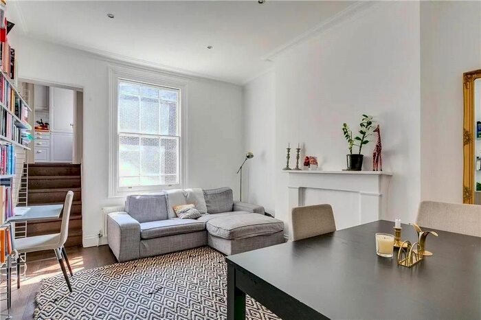 2 Bedroom Flat To Rent In Warwick Gardens, London, W14