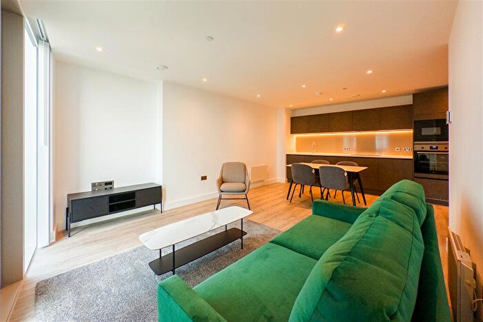 2 Bedroom Apartment To Rent In The Blade, M15