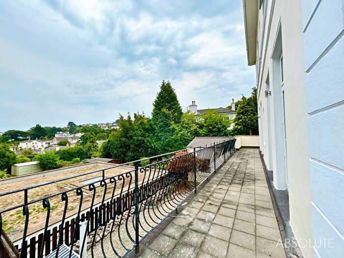 2 Bedroom Flat To Rent In Babbacombe Road, The Hollies, TQ1