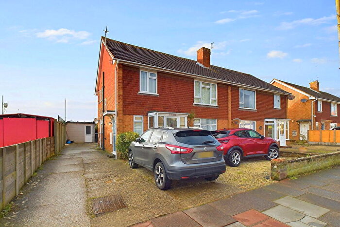 2 Bedroom Flat For Sale In Woodside Road, Worthing, BN14