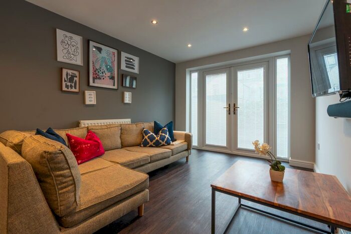 7 Bedroom Terraced House To Rent In Donald Street, Cardiff, CF24