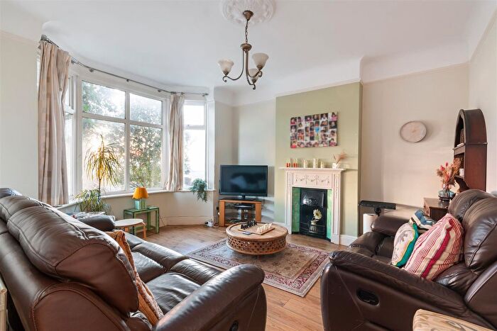 4 Bedroom Semi Detached House For Sale In West Barnes Lane, Motspur Park, KT3