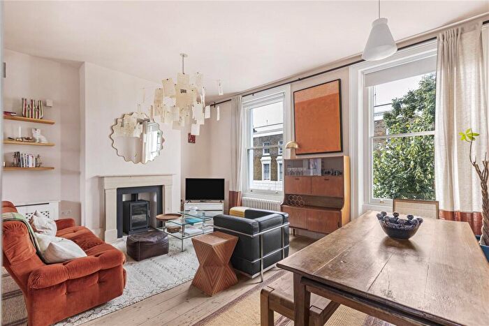 3 Bedroom Apartment For Sale In Packington Street, London, N1