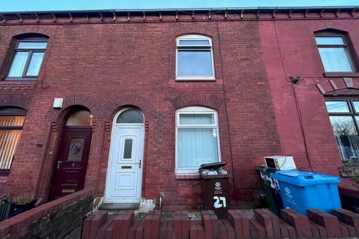 2 Bedroom Property To Rent In Knowl Street, Oldham, OL8