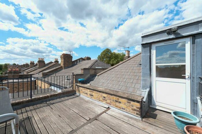 2 Bedroom Flat To Rent In Manor Road, Stoke Newington, N16