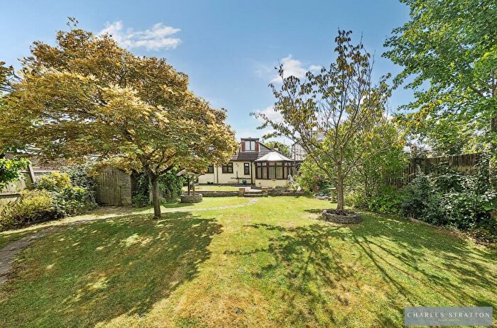 2 Bedroom Bungalow For Sale In Burnt House Lane, Ingatestone, CM4