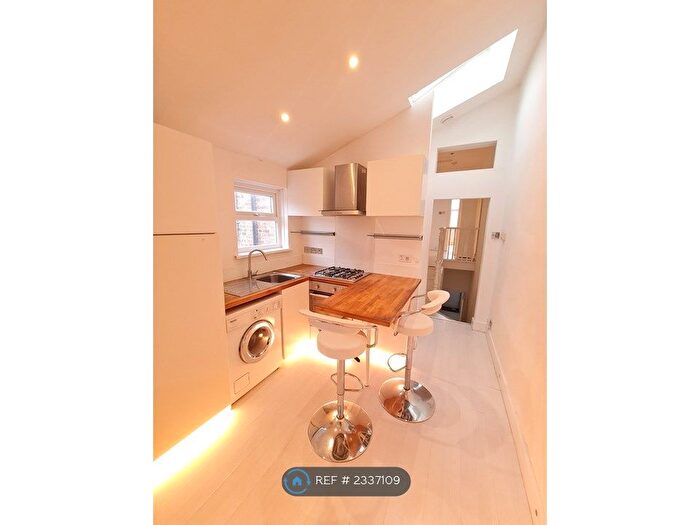 2 Bedroom Flat To Rent In Albert Road, London, E10