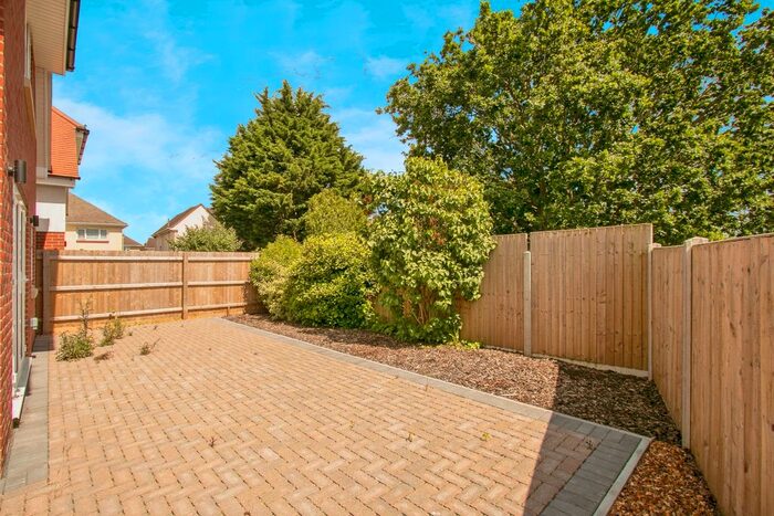 3 Bedroom Bungalow For Sale In Clavell Close, Poole, BH12