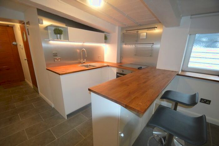 Studio To Rent In Chipstead Valley Road, Coulsdon, CR5