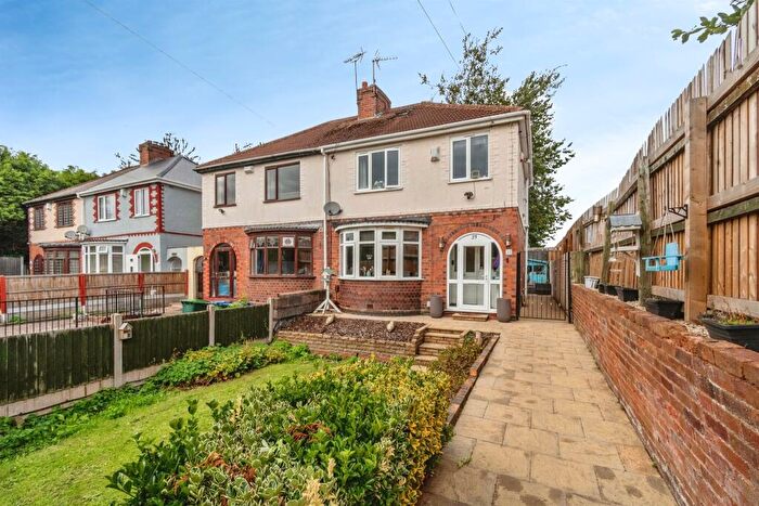 3 Bedroom Semi-Detached House For Sale In High Street, Princes End, Tipton, DY4