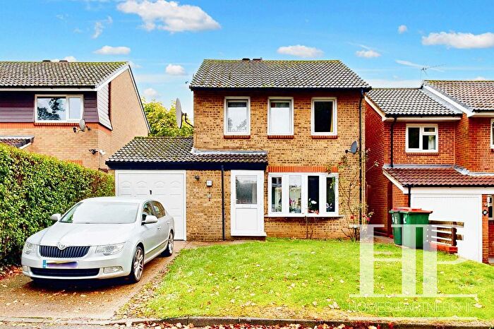 3 Bedroom Detached House To Rent In Sissinghurst Close, Crawley, RH10