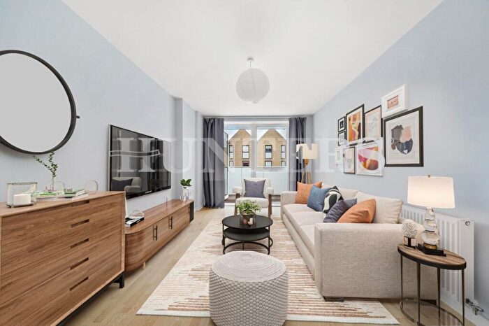 1 Bedroom Flat For Sale In Bathurst Square, London, N15