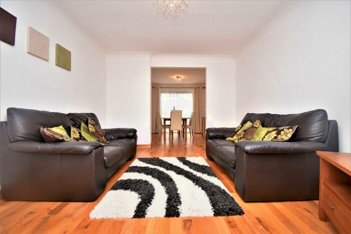 3 Bedroom Semi-Detached House To Rent In Boevey Path Belvedere, DA17