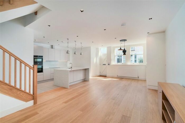 3 Bedroom Mews To Rent In Cranley Mews, South Kensington, London, SW7