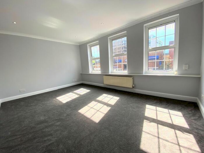 2 Bedroom Flat To Rent In Kingston Road, London, SW19