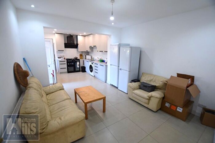 4 Bedroom Terraced House For Sale In Lydgate Lane, Sheffield, S10