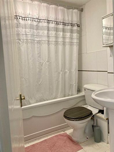 1 Bedroom Flat To Rent In Yeoman Close, London, E6