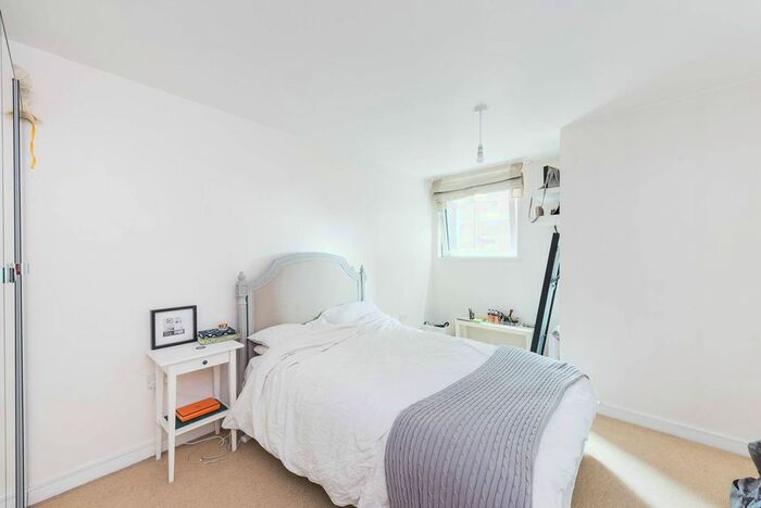 1 Bedroom Flat To Rent In Salamanca Place, Vauxhall, London, SE1