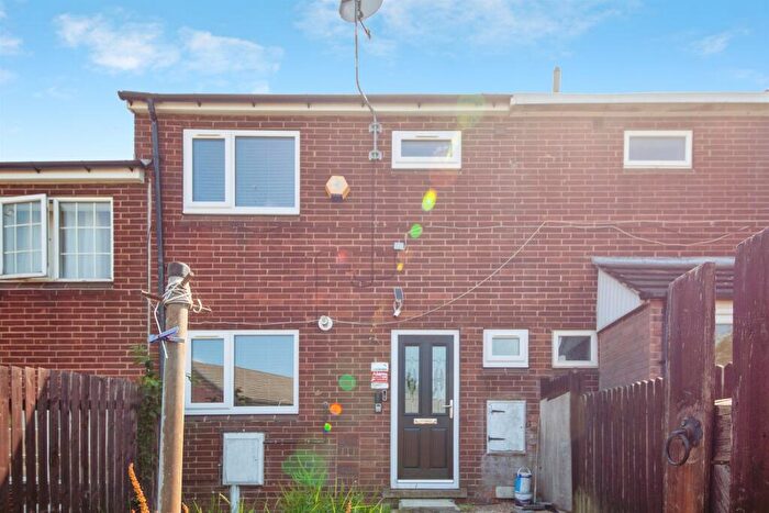 3 Bedroom Terraced House For Sale In Elm Grove, Munsbrough, Rotherham, S61