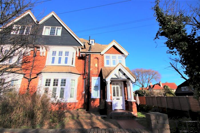 3 Bedroom Flat To Rent In Collington Avenue, Bexhill-On-Sea, TN39