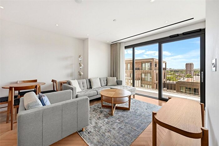 Studio To Rent In Parkland Walk, London, SW6