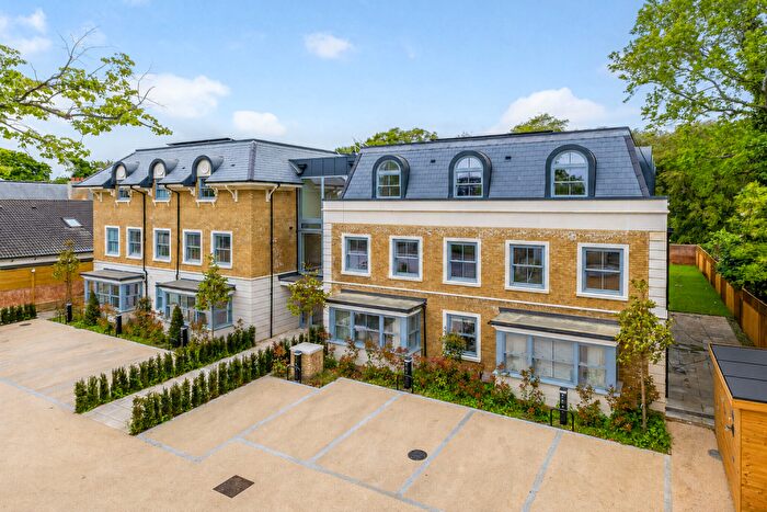 3 Bedroom Flat For Sale In Shalford Lodge, Kingston Hill, Kingston Upon Thames, KT2