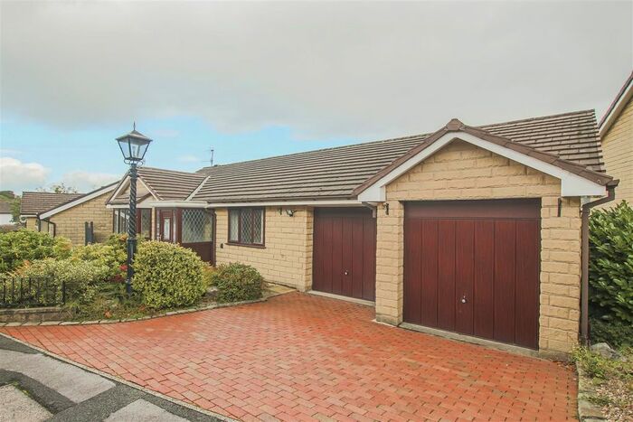 2 Bedroom Detached Bungalow For Sale In Broad Ing Close, Cliviger, Burnley, BB10