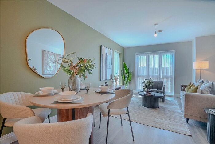 2 Bedroom Flat For Sale In Brook House, New Wharf Road, Tonbridge, TN9
