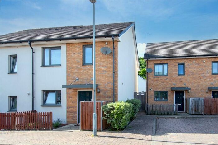 3 Bedroom Semi-Detached House To Rent In Falks Hill, Luton, Bedfordshire, LU2