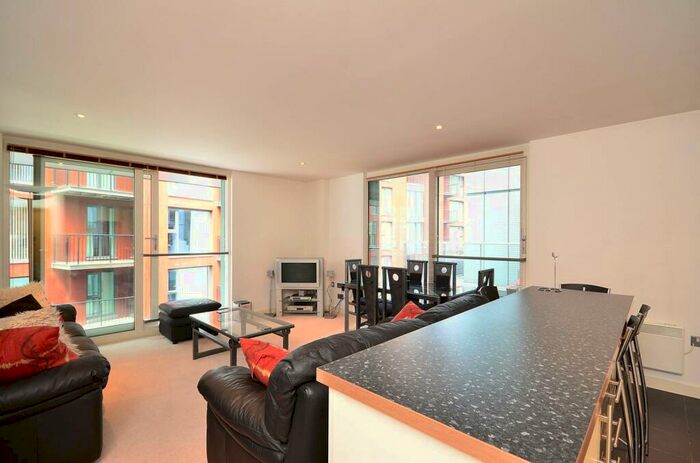 2 Bedroom Flat To Rent In Brewery Square, Clerkenwell, London, EC1V