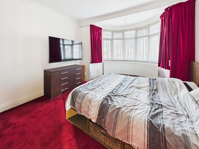 4 Bedroom Semi-detached House To Rent In Weighton Road, Harrow, HA3