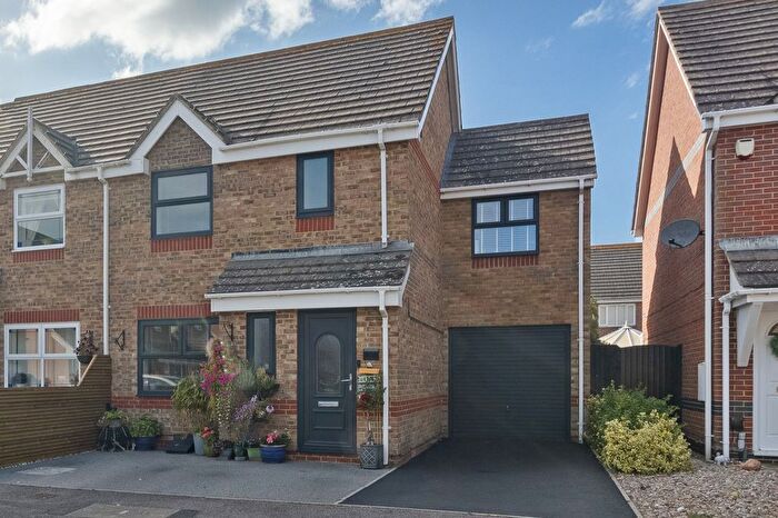 3 Bedroom Semi-detached House For Sale In Domehouse Close, Selsey, Chichester, PO20