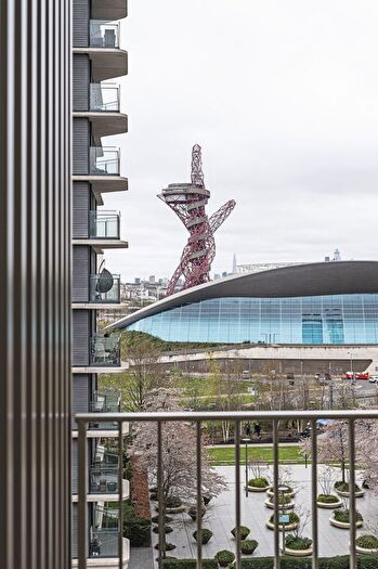3 Bedroom Flat To Rent In Cherry Park Lane, Stratford, London, E20