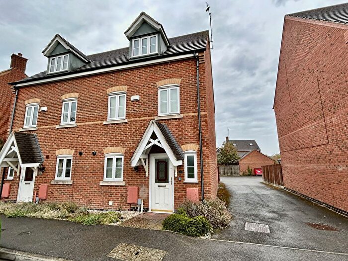 4 Bedroom Semi-detached House For Sale In Belvoir Close, Stamford, PE9