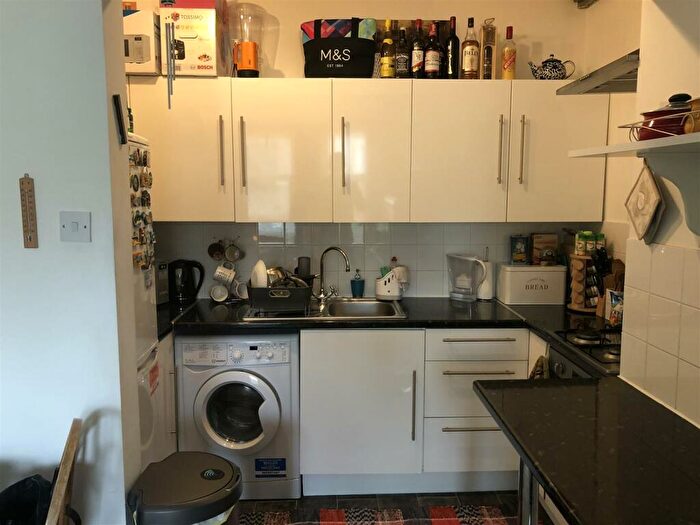 1 Bedroom Apartment To Rent In Claremont Road, London, NW2