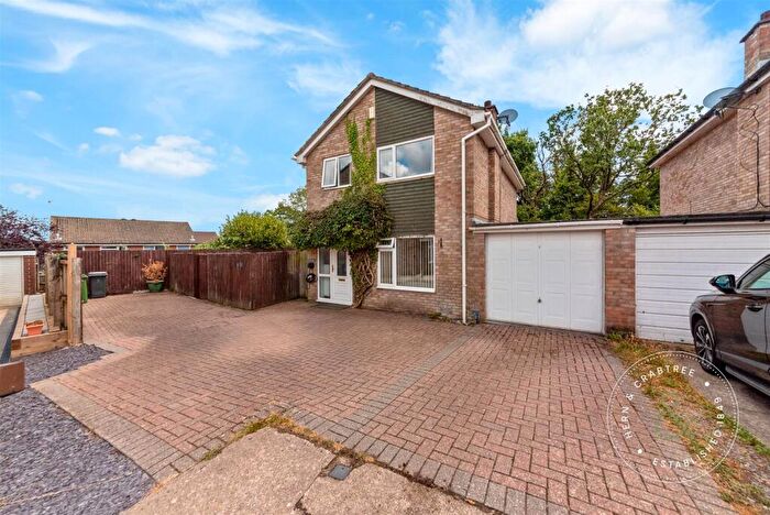 3 Bedroom Detached House For Sale In Hughs Close, Danescourt, Cardiff, CF5