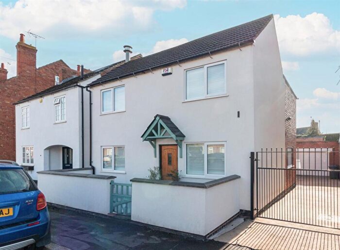 4 Bedroom Detached House For Sale In Nottingham Road, Gotham, Nottingham, NG11