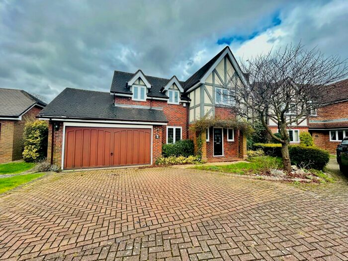 4 Bedroom House To Rent In Off Northumberland Avenue, Leamington Spa, CV32