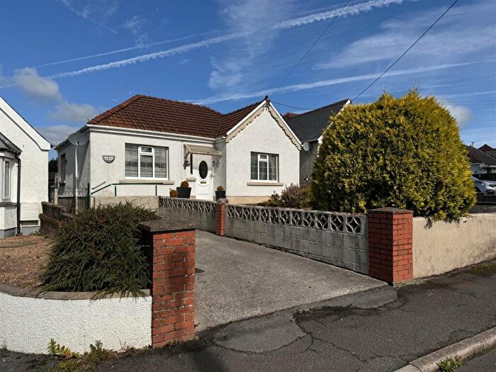 2 Bedroom Detached Bungalow For Sale In Wernddu Road, Ammanford, SA18