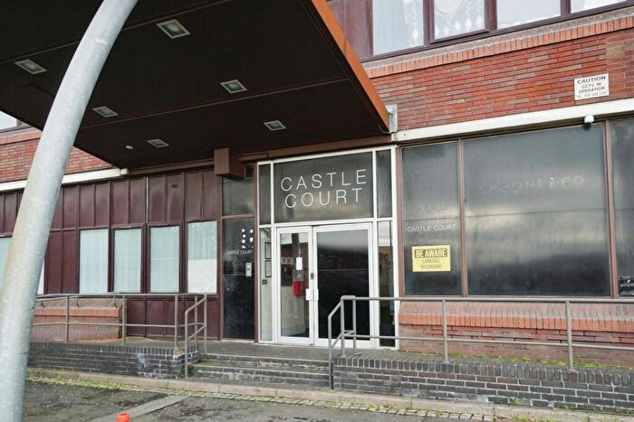 2 Bedroom Flat For Sale In Castle Court, The Minories Dudley, DY2