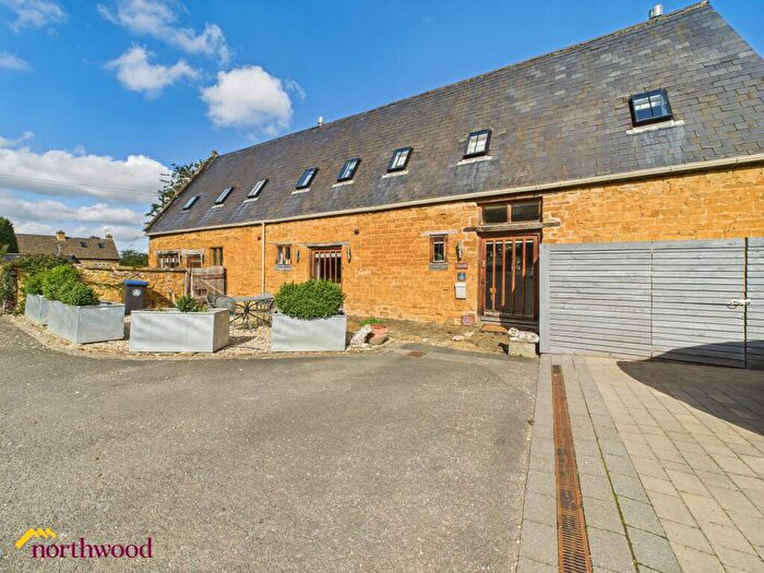 3 Bedroom House To Rent In The Green, Warmington - Oxfordshire, OX17