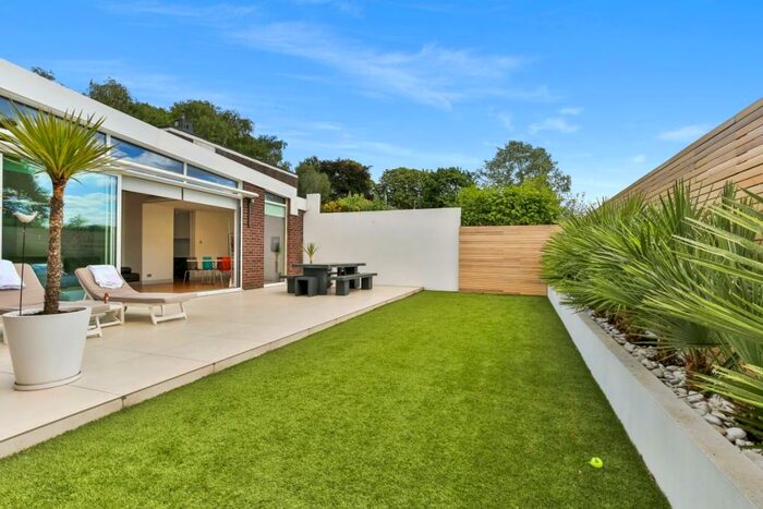 4 Bedroom Bungalow To Rent In Tollgate Drive Dulwich, SE21