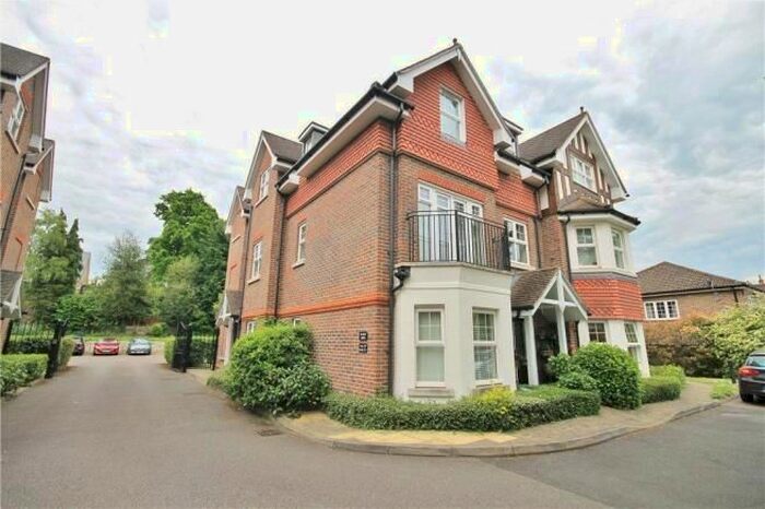 2 Bedroom Flat To Rent In Elleray House, Pembroke Road, Woking, GU22