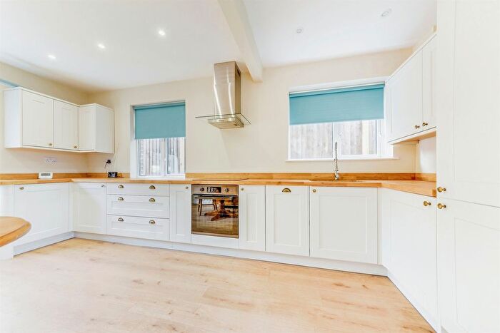 3 Bedroom Semi-Detached House For Sale In Elton Road, Wansford, Peterborough, PE8