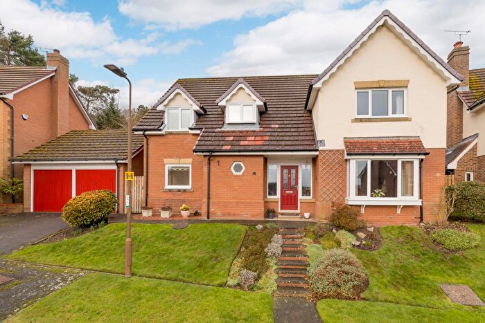 4 Bedroom Detached House For Sale In Queen Margaret Close, Edinburgh, EH10