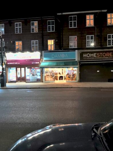 3 Bedroom Flat To Rent In Golders Way, London, NW11