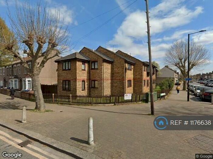 1 Bedroom Flat To Rent In Gosmore Court, Enfield, London, N9