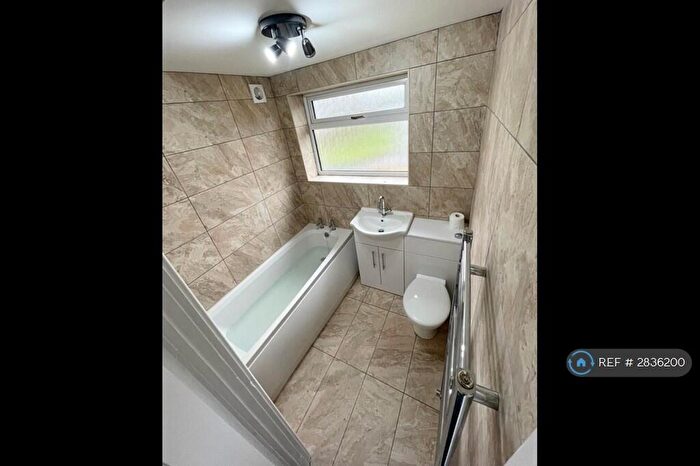 4 Bedroom Semi Detached House To Rent In Mannor House Close, Liverpool, L31