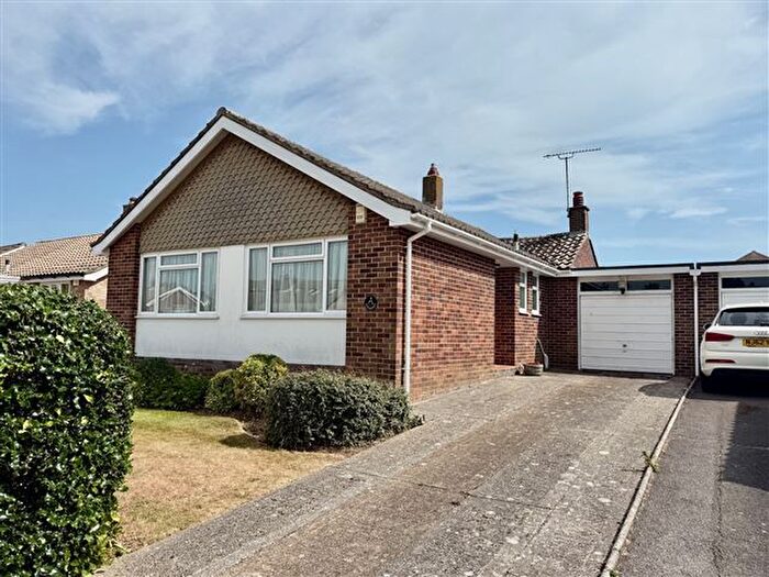 2 Bedroom Detached Bungalow For Sale In Edgehill Close, Worthing, West Sussex, BN13